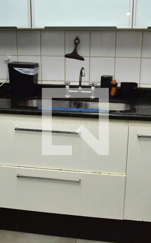 Casa de condomínio à venda com 241m², 4 quartos e 3 vagasCozinha