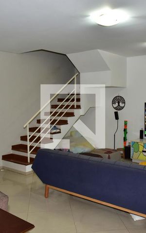 Casa de condomínio à venda com 241m², 4 quartos e 3 vagasSala