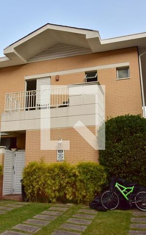 Casa de condomínio à venda com 241m², 4 quartos e 3 vagasFachada