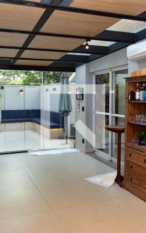 Casa de condomínio à venda com 241m², 4 quartos e 3 vagasQuintal e Espaço Gourmet