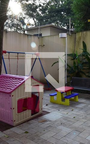 Casa de condomínio à venda com 241m², 4 quartos e 3 vagasÁrea comum - Playground