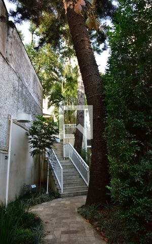 Casa de condomínio à venda com 241m², 4 quartos e 3 vagasÁrea comum