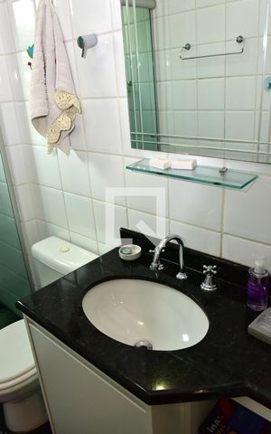 Casa de condomínio à venda com 241m², 4 quartos e 3 vagasBanheiro da Suíte 2