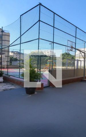 Casa de condomínio à venda com 314m², 5 quartos e 1 vaga Casa de condomínio à venda com 314m², 5 quartos e 1 vagaÁrea Comum - Playground