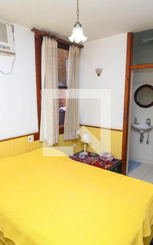 Casa de condomínio à venda com 314m², 5 quartos e 1 vaga Casa de condomínio à venda com 314m², 5 quartos e 1 vagaQuarto 3