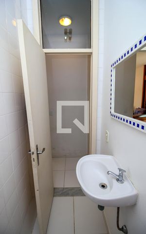 Casa de condomínio à venda com 314m², 5 quartos e 1 vaga Casa de condomínio à venda com 314m², 5 quartos e 1 vagaLavabo