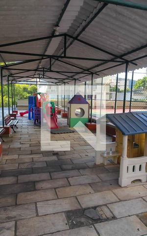 Casa de condomínio à venda com 314m², 5 quartos e 1 vaga Casa de condomínio à venda com 314m², 5 quartos e 1 vagaÁrea Comum - Playground
