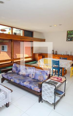 Casa de condomínio à venda com 314m², 5 quartos e 1 vaga Casa de condomínio à venda com 314m², 5 quartos e 1 vagaSala
