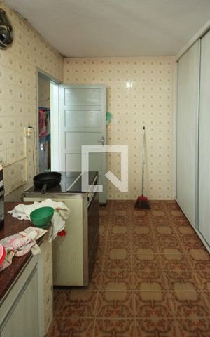 Casa à venda com 208m², 2 quartos e 2 vagas Casa à venda com 208m², 2 quartos e 2 vagasCozinha
