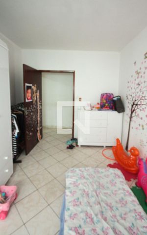 Casa à venda com 208m², 2 quartos e 2 vagas Casa à venda com 208m², 2 quartos e 2 vagasQuarto 02