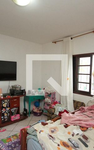Casa à venda com 208m², 2 quartos e 2 vagas Casa à venda com 208m², 2 quartos e 2 vagasQuarto