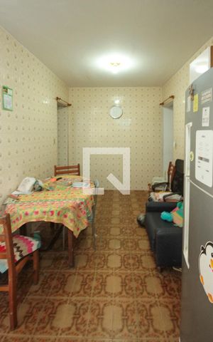 Casa à venda com 208m², 2 quartos e 2 vagas Casa à venda com 208m², 2 quartos e 2 vagasCozinha