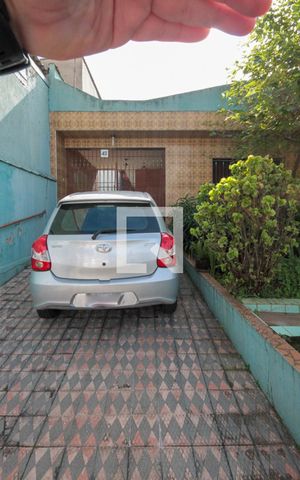 Casa à venda com 208m², 2 quartos e 2 vagas Casa à venda com 208m², 2 quartos e 2 vagasGaragem