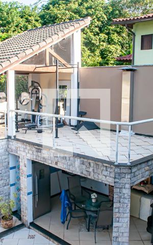 Casa para alugar com 400m², 4 quartos e 4 vagas Casa para alugar com 400m², 4 quartos e 4 vagasVaranda