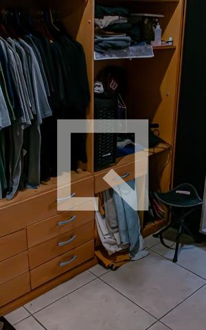 Casa para alugar com 400m², 4 quartos e 4 vagas Casa para alugar com 400m², 4 quartos e 4 vagasCloset