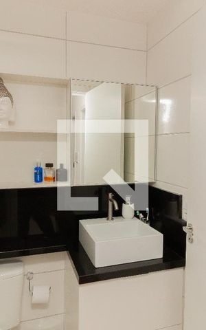 Apartamento à venda com 53m², 2 quartos e 1 vaga Apartamento à venda com 53m², 2 quartos e 1 vagaBanheiro