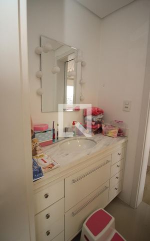 Apartamento à venda com 167m², 4 quartos e 3 vagas Apartamento à venda com 167m², 4 quartos e 3 vagasBanheiro da Suíte 4