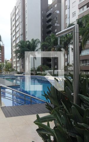 Apartamento à venda com 167m², 4 quartos e 3 vagas Apartamento à venda com 167m², 4 quartos e 3 vagasÁrea comum - Piscina