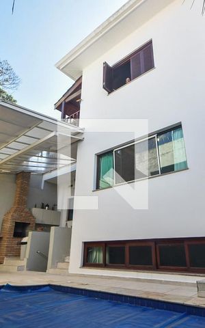 Casa para alugar com 400m², 4 quartos e 6 vagasPiscina
