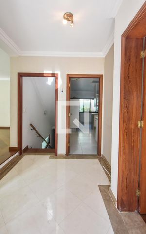 Casa para alugar com 400m², 4 quartos e 6 vagasCorredor