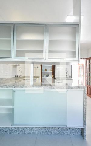 Casa para alugar com 400m², 4 quartos e 6 vagasCopa