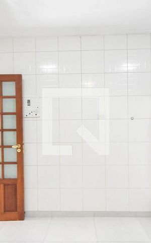 Casa para alugar com 400m², 4 quartos e 6 vagasCozinha 