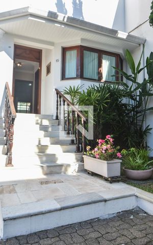 Casa para alugar com 400m², 4 quartos e 6 vagasCasa