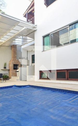 Casa para alugar com 400m², 4 quartos e 6 vagasPiscina