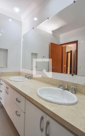 Casa para alugar com 400m², 4 quartos e 6 vagasBanheiro Suíte 01