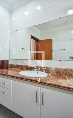 Casa para alugar com 400m², 4 quartos e 6 vagasBanheiro Suíte 02