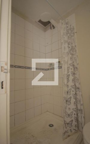 Casa de condomínio à venda com 107m², 4 quartos e 2 vagasBanheiro