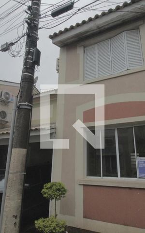 Casa de condomínio à venda com 107m², 4 quartos e 2 vagasFachada da casa
