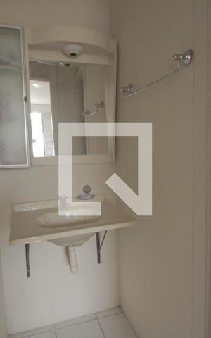 Casa de condomínio à venda com 107m², 4 quartos e 2 vagasBanheiro