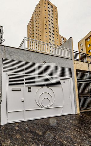 Casa para alugar com 180m², 3 quartos e 2 vagasFachada