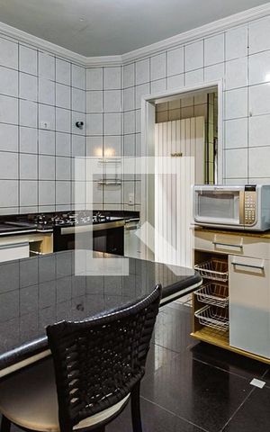 Casa para alugar com 180m², 3 quartos e 2 vagasCozinha
