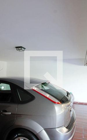Casa à venda com 440m², 4 quartos e 3 vagas Casa à venda com 440m², 4 quartos e 3 vagasGaragem