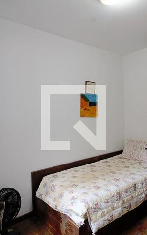 Casa à venda com 440m², 4 quartos e 3 vagas Casa à venda com 440m², 4 quartos e 3 vagasQuarto de Serviço