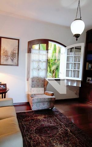 Casa à venda com 440m², 4 quartos e 3 vagas Casa à venda com 440m², 4 quartos e 3 vagasSala 1
