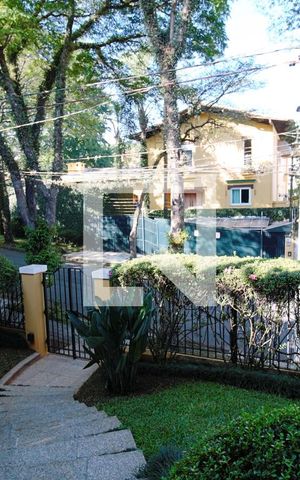 Casa à venda com 440m², 4 quartos e 3 vagas Casa à venda com 440m², 4 quartos e 3 vagasJardim