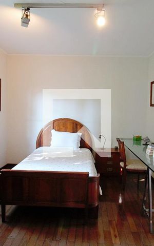 Casa à venda com 440m², 4 quartos e 3 vagas Casa à venda com 440m², 4 quartos e 3 vagasSuíte 4