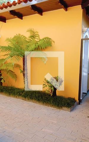Casa à venda com 440m², 4 quartos e 3 vagas Casa à venda com 440m², 4 quartos e 3 vagasJardim