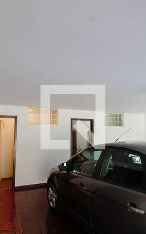 Casa à venda com 440m², 4 quartos e 3 vagas Casa à venda com 440m², 4 quartos e 3 vagasGaragem