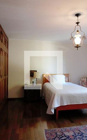 Casa à venda com 440m², 4 quartos e 3 vagas Casa à venda com 440m², 4 quartos e 3 vagasSuíte 3