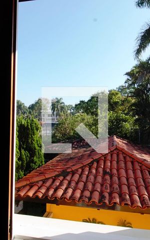 Casa à venda com 440m², 4 quartos e 3 vagas Casa à venda com 440m², 4 quartos e 3 vagasVista da Suíte 1