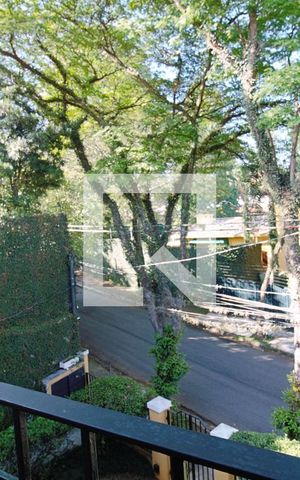 Casa à venda com 440m², 4 quartos e 3 vagas Casa à venda com 440m², 4 quartos e 3 vagasVaranda