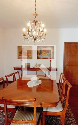 Casa à venda com 440m², 4 quartos e 3 vagas Casa à venda com 440m², 4 quartos e 3 vagasSala de Jantar