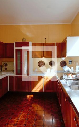 Casa à venda com 440m², 4 quartos e 3 vagas Casa à venda com 440m², 4 quartos e 3 vagasCozinha
