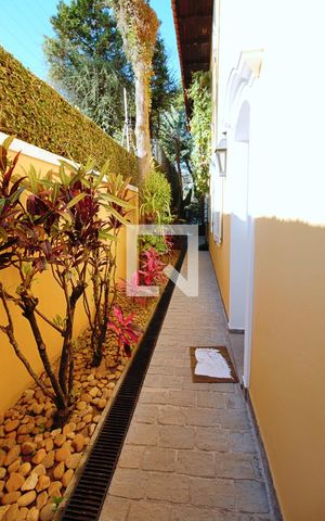 Casa à venda com 440m², 4 quartos e 3 vagas Casa à venda com 440m², 4 quartos e 3 vagasJardim