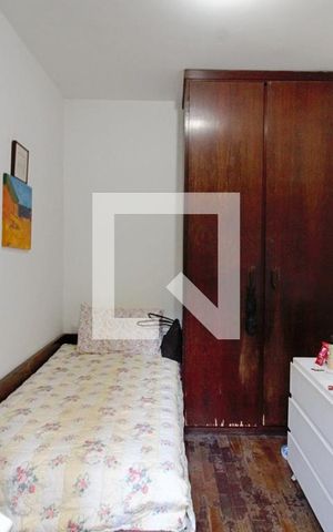 Casa à venda com 440m², 4 quartos e 3 vagas Casa à venda com 440m², 4 quartos e 3 vagasQuarto de Serviço