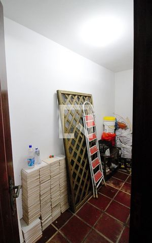 Casa à venda com 440m², 4 quartos e 3 vagas Casa à venda com 440m², 4 quartos e 3 vagasDepósito